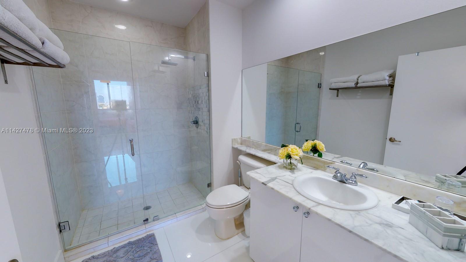 VENTURE AT AVENTURA WEST - Residential Lease