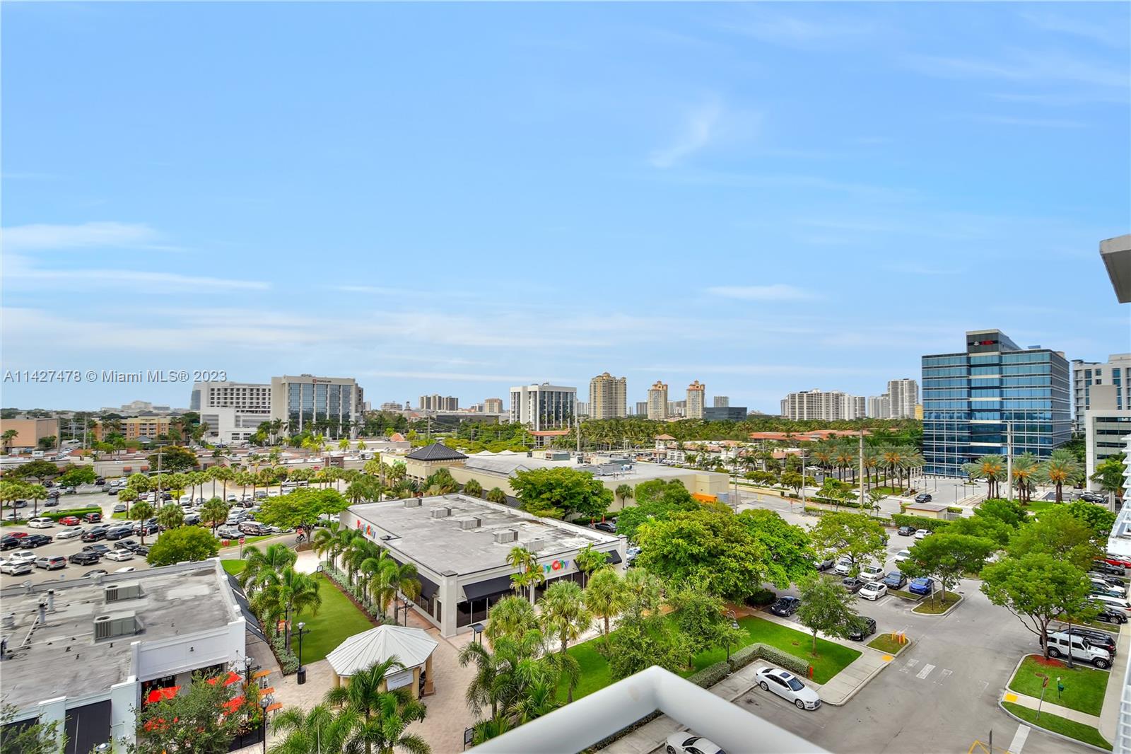 VENTURE AT AVENTURA WEST - Residential Lease