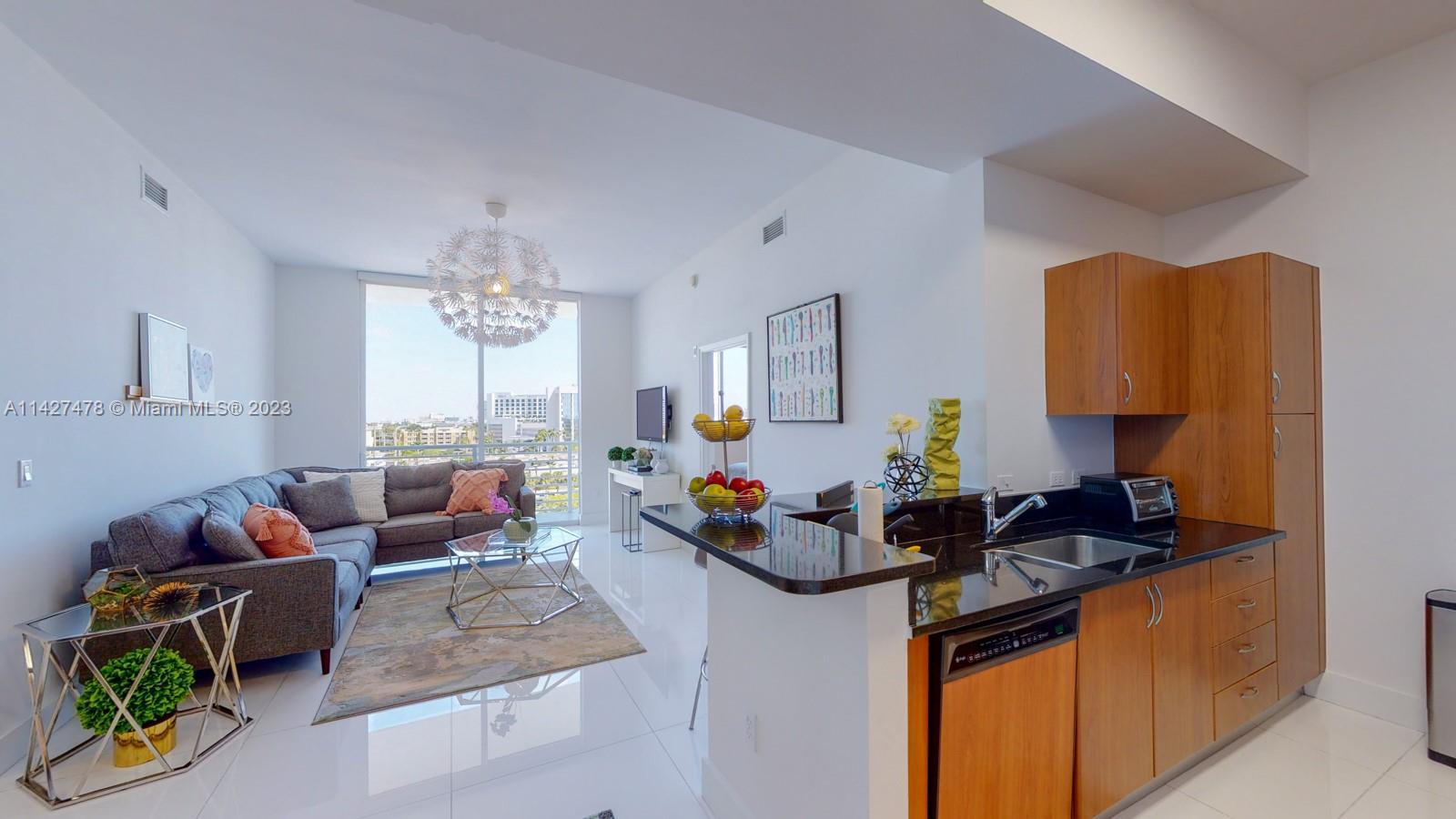 VENTURE AT AVENTURA WEST - Residential Lease