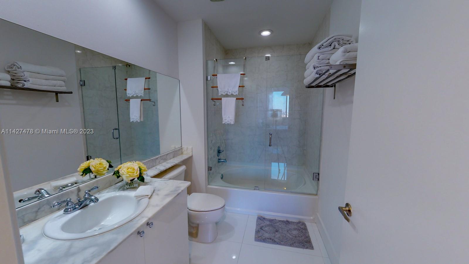 VENTURE AT AVENTURA WEST - Residential Lease