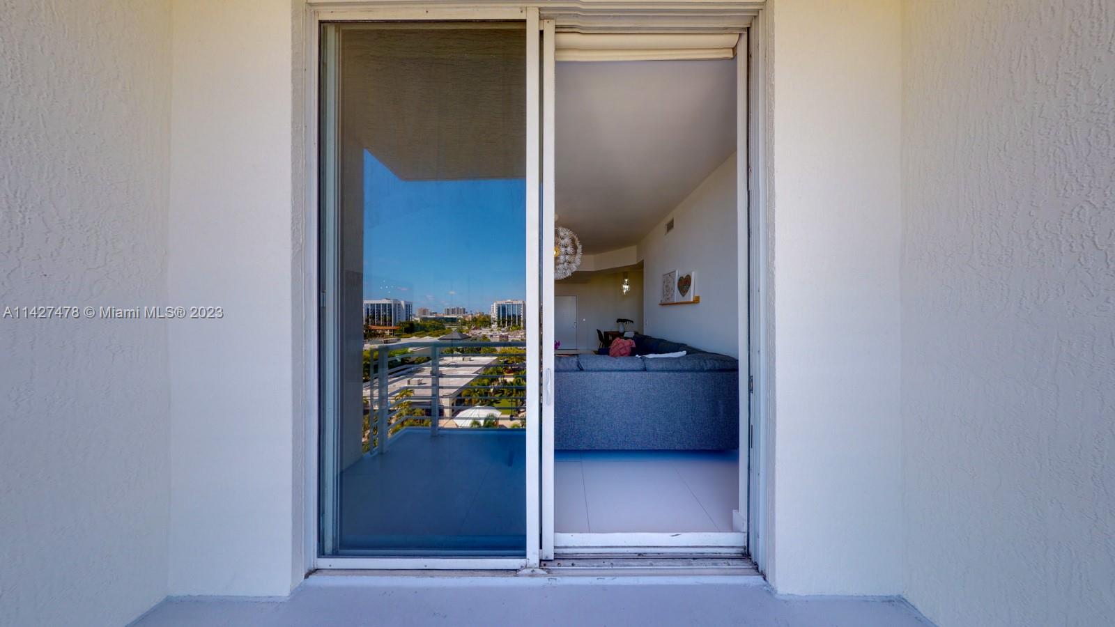 VENTURE AT AVENTURA WEST - Residential Lease