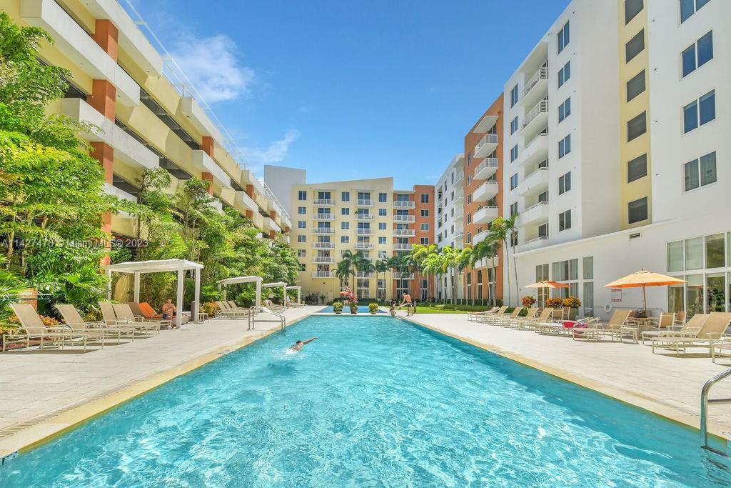 VENTURE AT AVENTURA WEST - Residential Lease