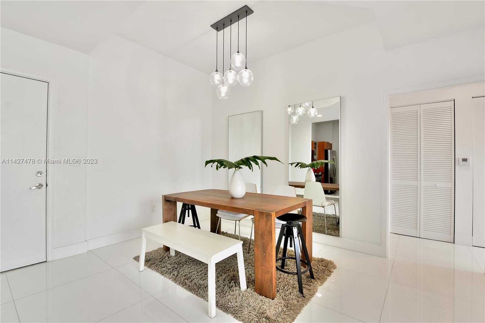 VENTURE AT AVENTURA WEST - Residential Lease