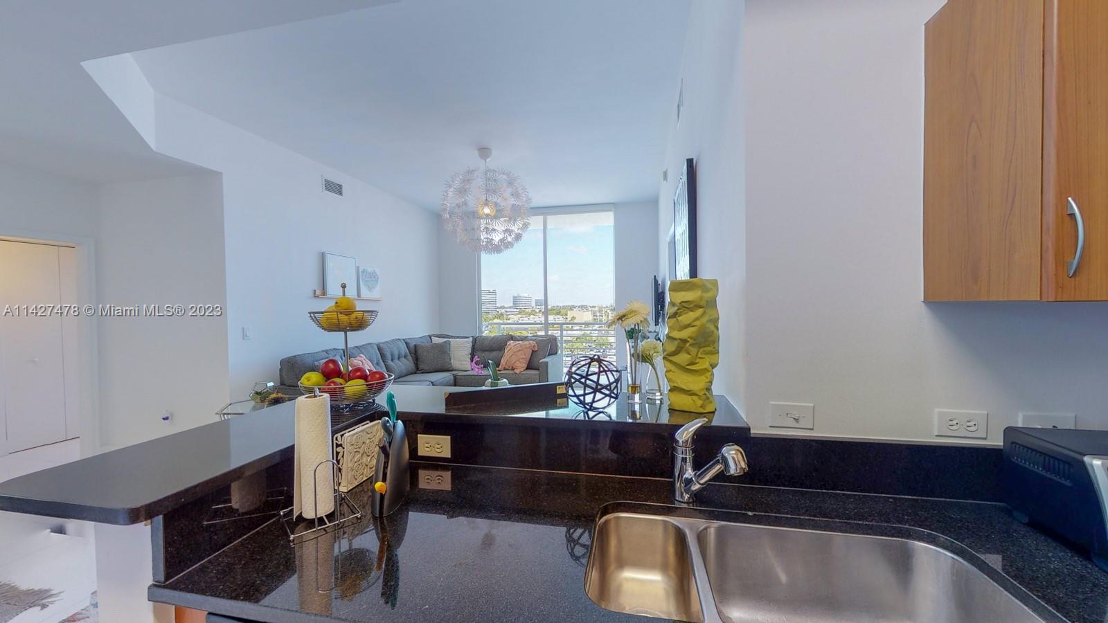 VENTURE AT AVENTURA WEST - Residential Lease
