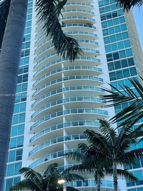 SKYLINE ON BRICKELL CONDO - Residential