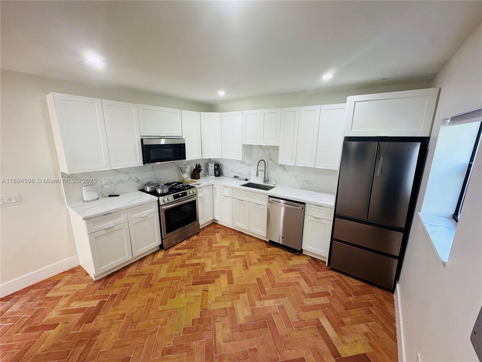 1ST WESTMORELAND ADDN - Residential Lease