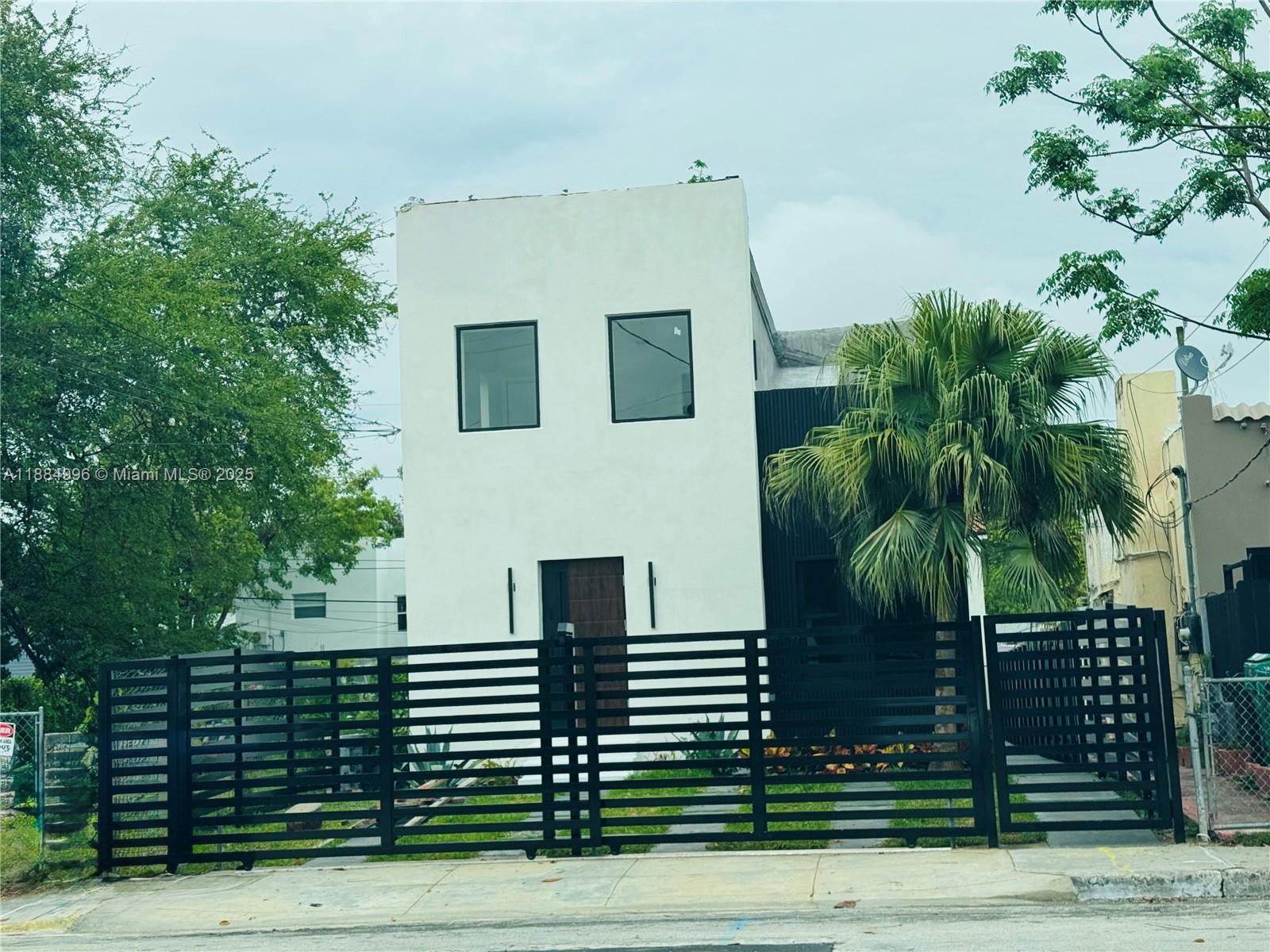 Stunning fully remodeled apartment with 3 bedrooms and 1 modern bathroom located in a highly sought after neighborhood, just minutes from Brickell, Downtown Miami, airport, Marlins Stadium, shopping malls, top restaurants, supermarkets and only 3 minutes walking distance to the iconic Calle 8, easy to show.