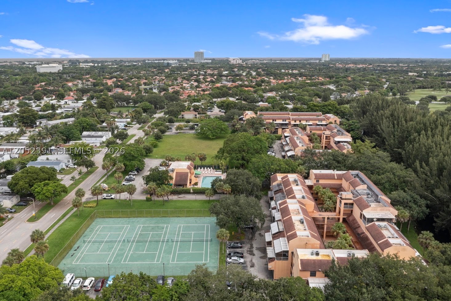 LAGO WEST CONDOMINIUM - Residential