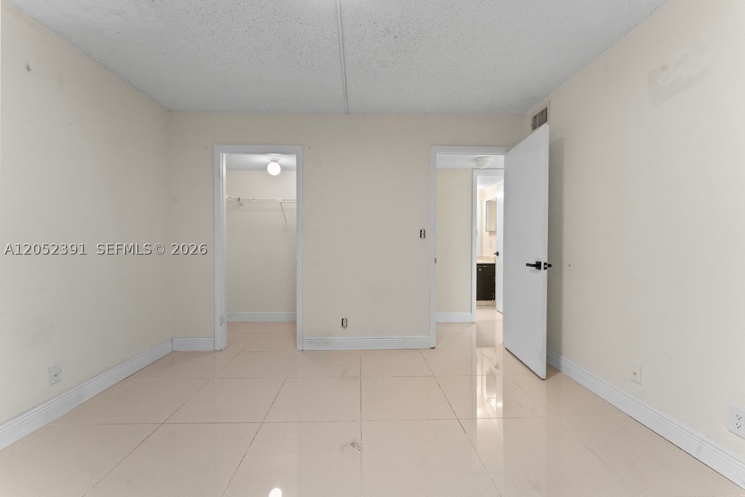 LAGO WEST CONDOMINIUM - Residential