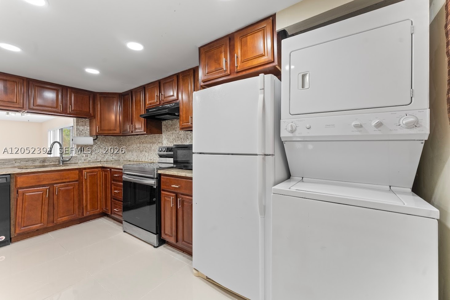 LAGO WEST CONDOMINIUM - Residential