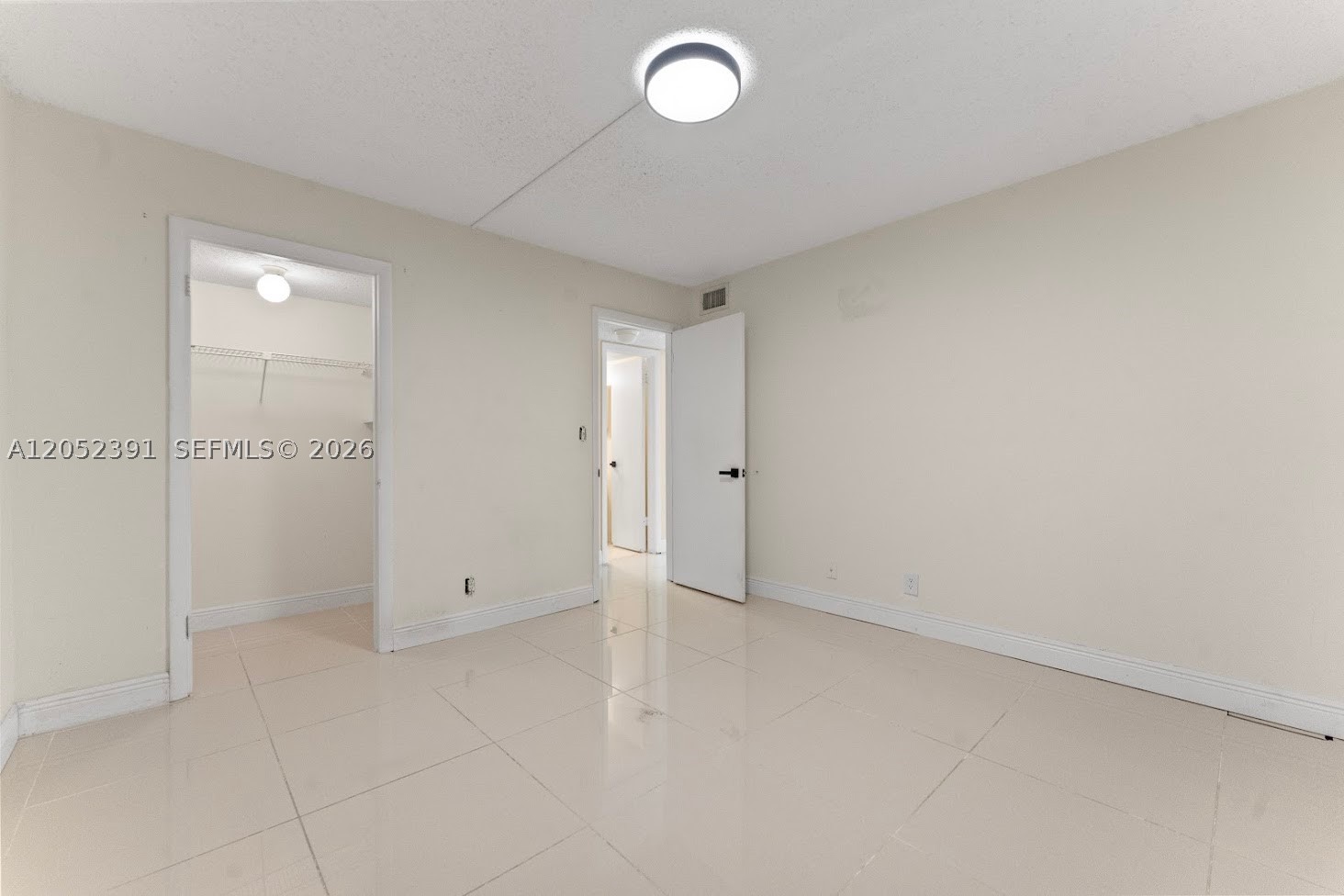 LAGO WEST CONDOMINIUM - Residential
