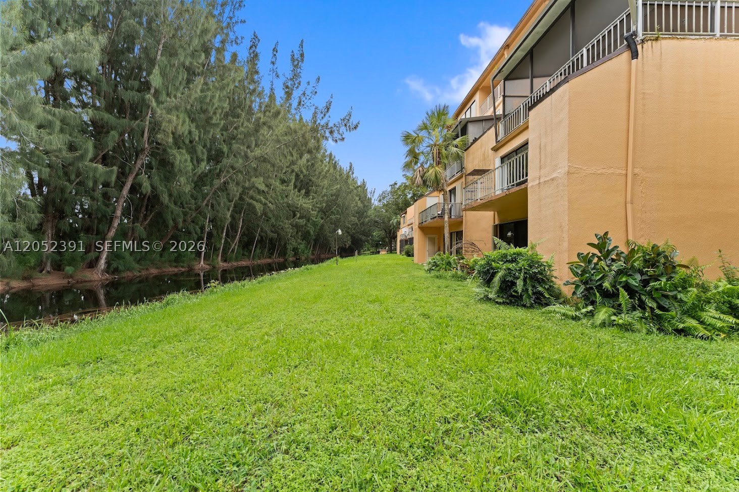 LAGO WEST CONDOMINIUM - Residential