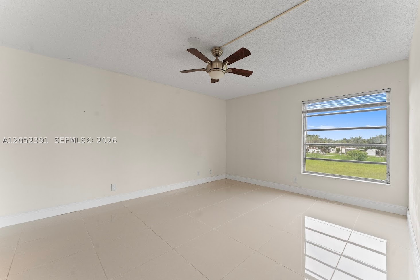 LAGO WEST CONDOMINIUM - Residential