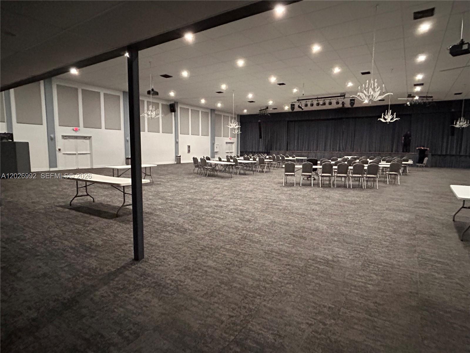 BUILDING FOUR OF RACQUET - Residential Lease