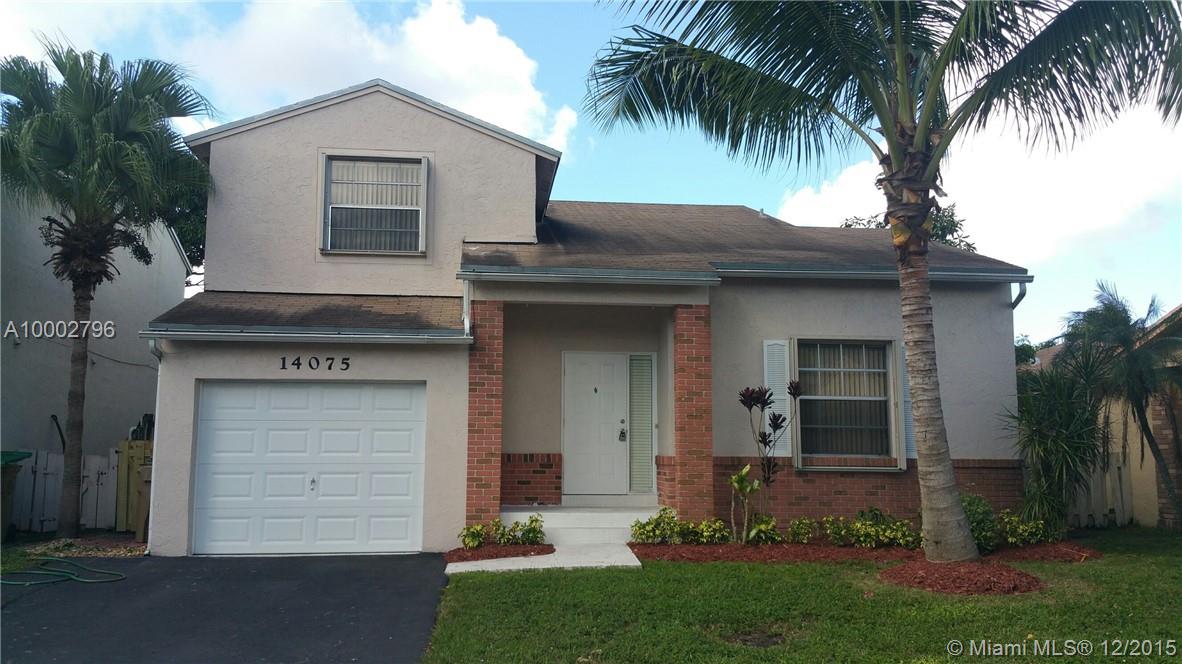 Great property in Davie, FL offers a stunning layout. Enjoy peace of mind and the best quality ownership for a rental in the area. ONLY ONE MONTH DEPOSIT REQUIRED for qualified tenants. All kitchen appliances installed and maintained by landlord. One or Two years lease welcome in this beautiful home. PET FRIENDLY (some restrictions may apply). Easy to show - Vacant.