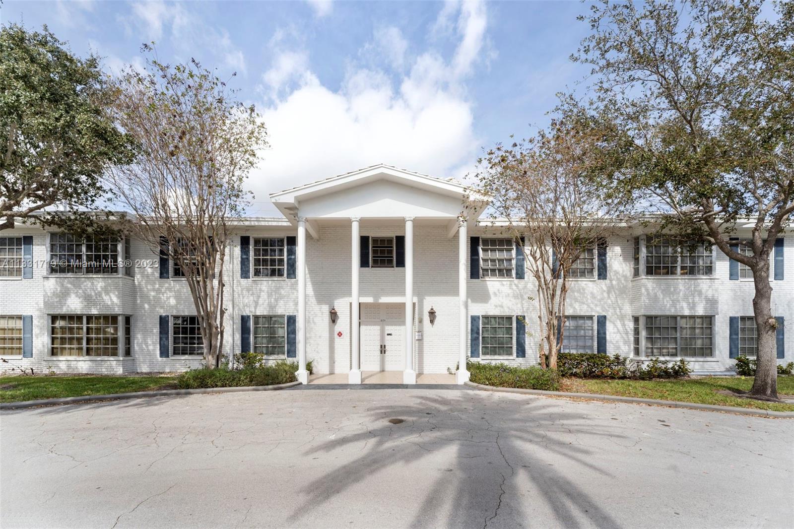 IMPERIAL POINT COLONNADES - Residential Lease