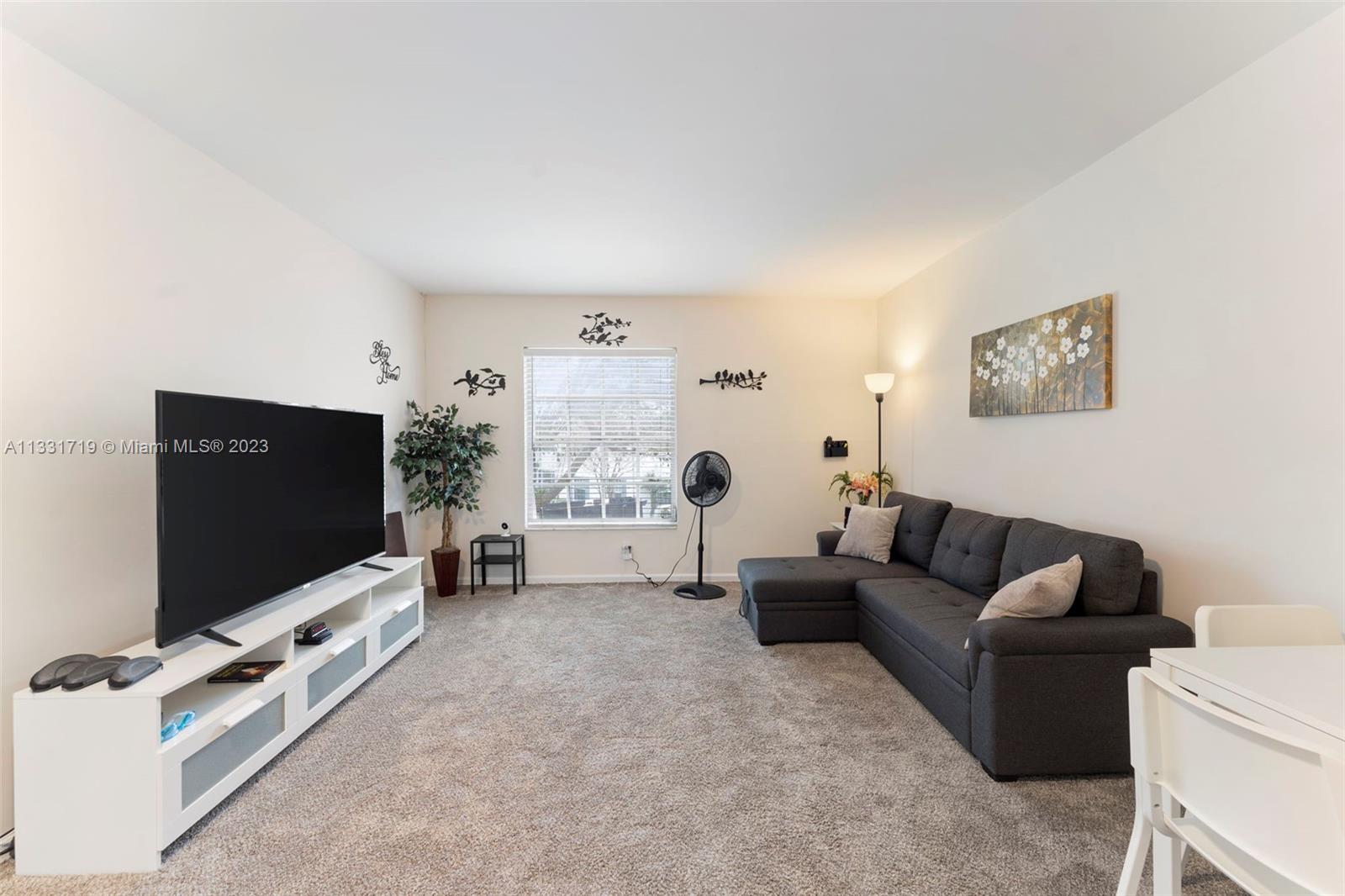 IMPERIAL POINT COLONNADES - Residential Lease