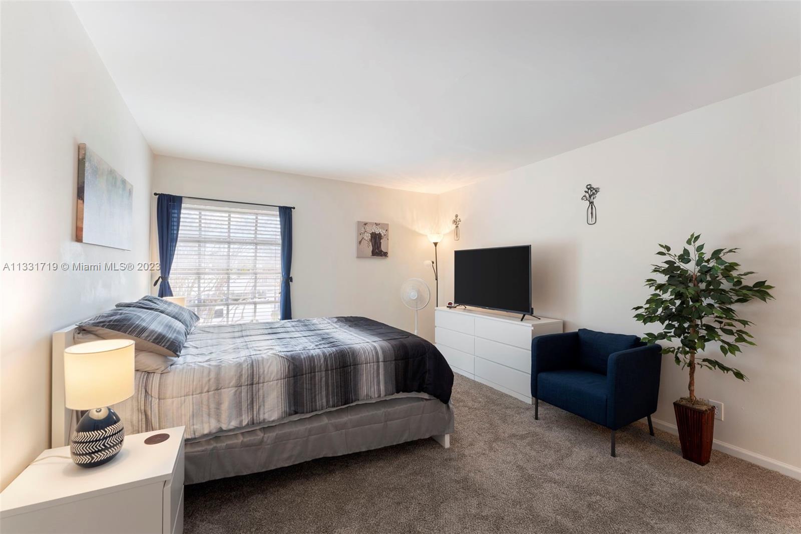 IMPERIAL POINT COLONNADES - Residential Lease