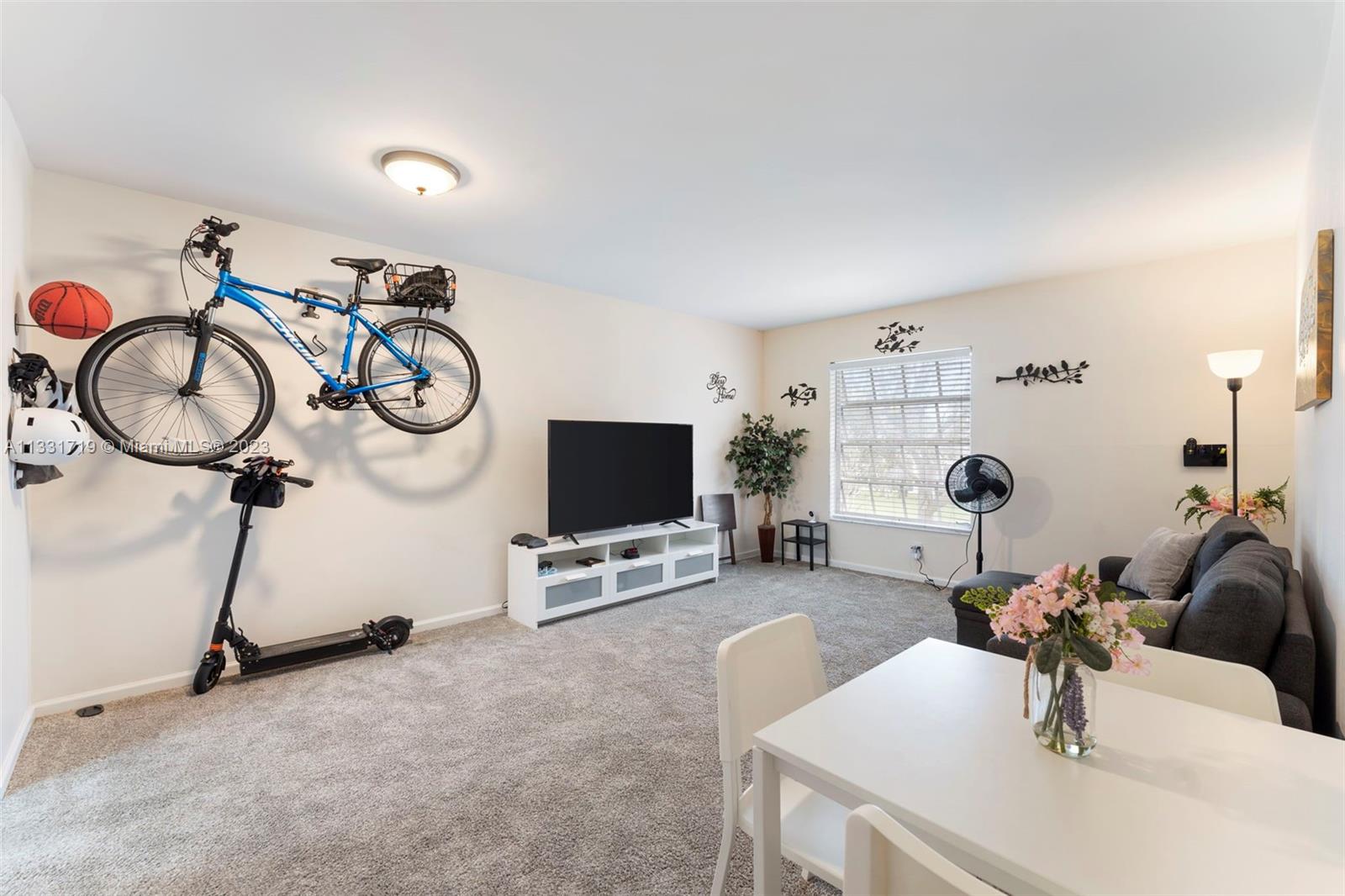 IMPERIAL POINT COLONNADES - Residential Lease