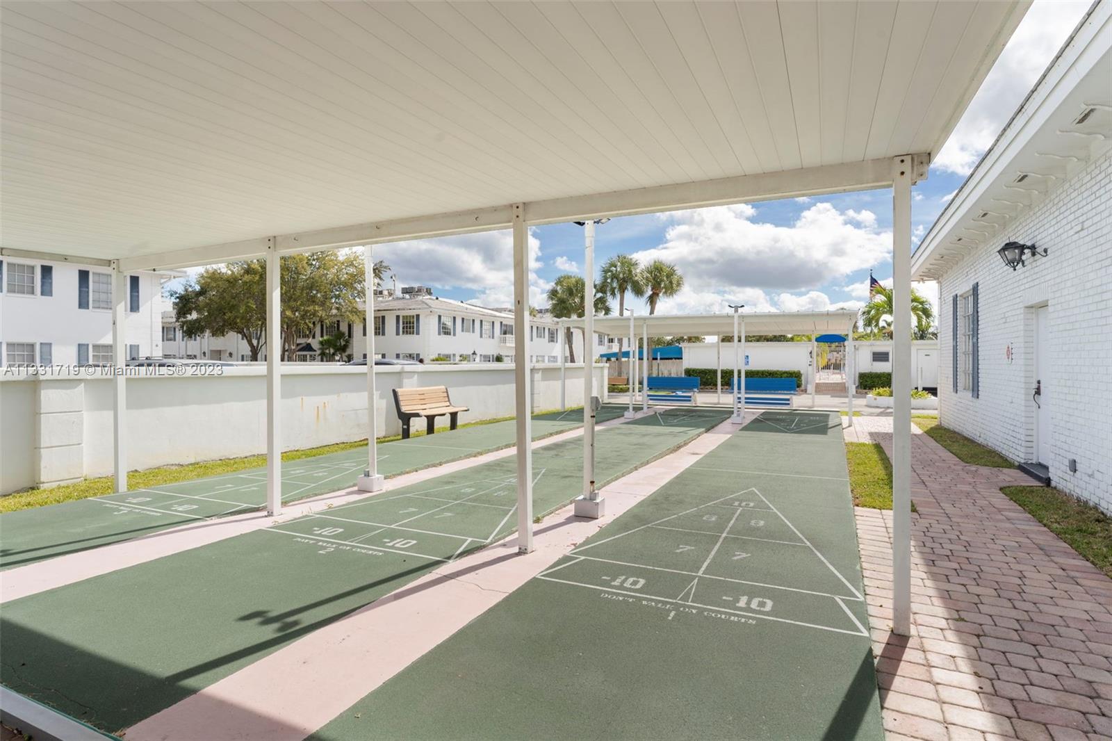 IMPERIAL POINT COLONNADES - Residential Lease