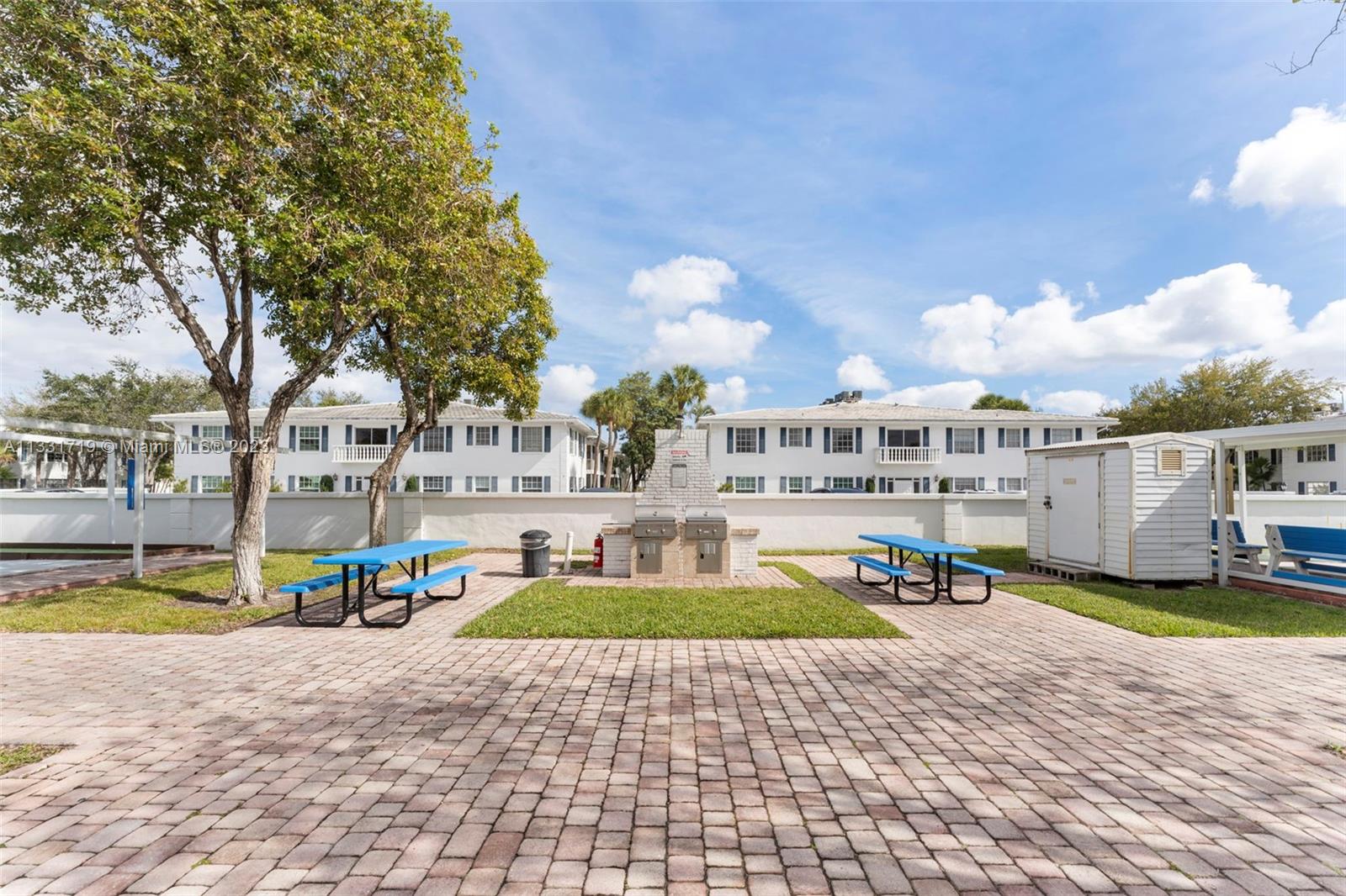 IMPERIAL POINT COLONNADES - Residential Lease