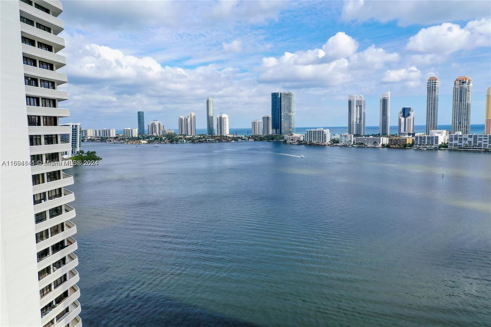 3000 ISL BLVD WILLIAMS IS - Residential