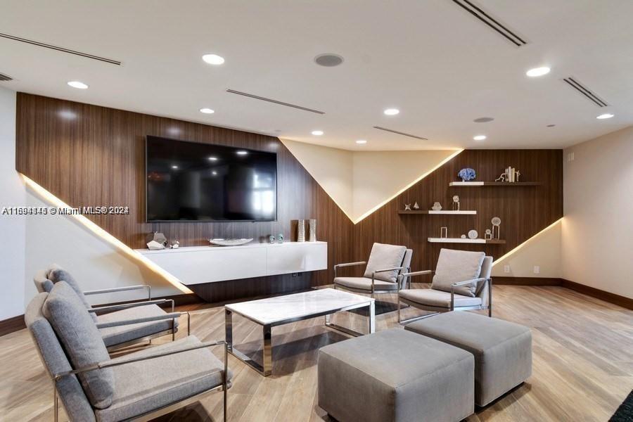 3000 ISL BLVD WILLIAMS IS - Residential