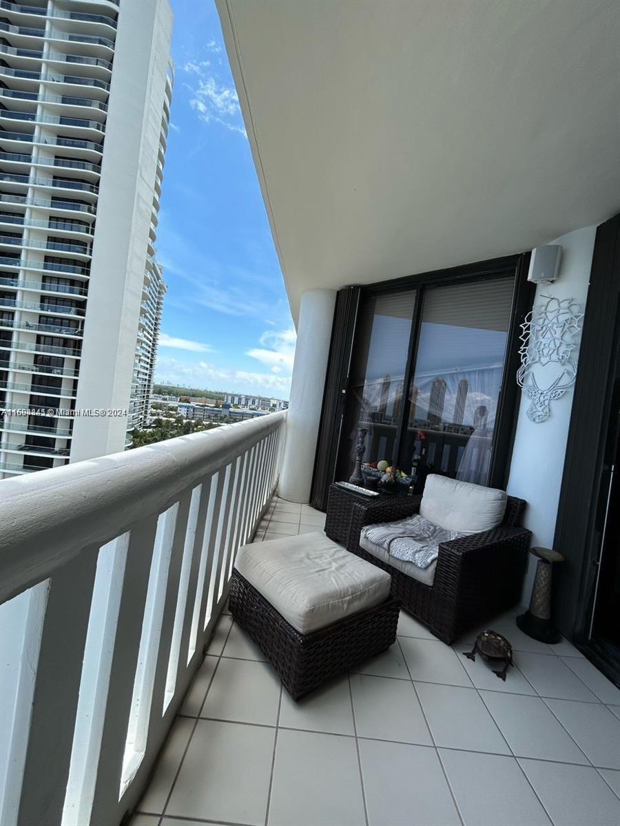 3000 ISL BLVD WILLIAMS IS - Residential
