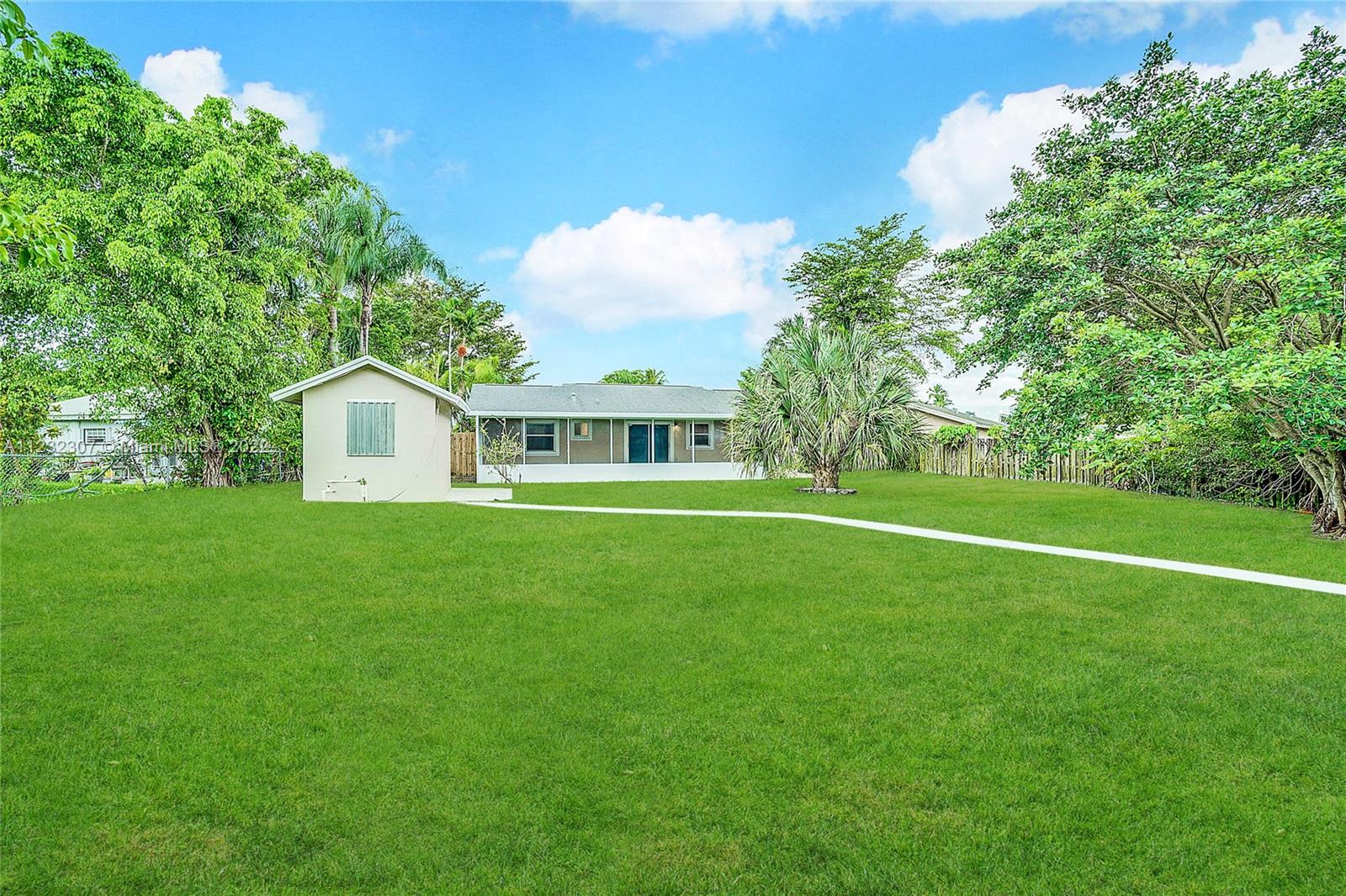 LAUDERDALE NORTH PARK SEC - Residential Lease