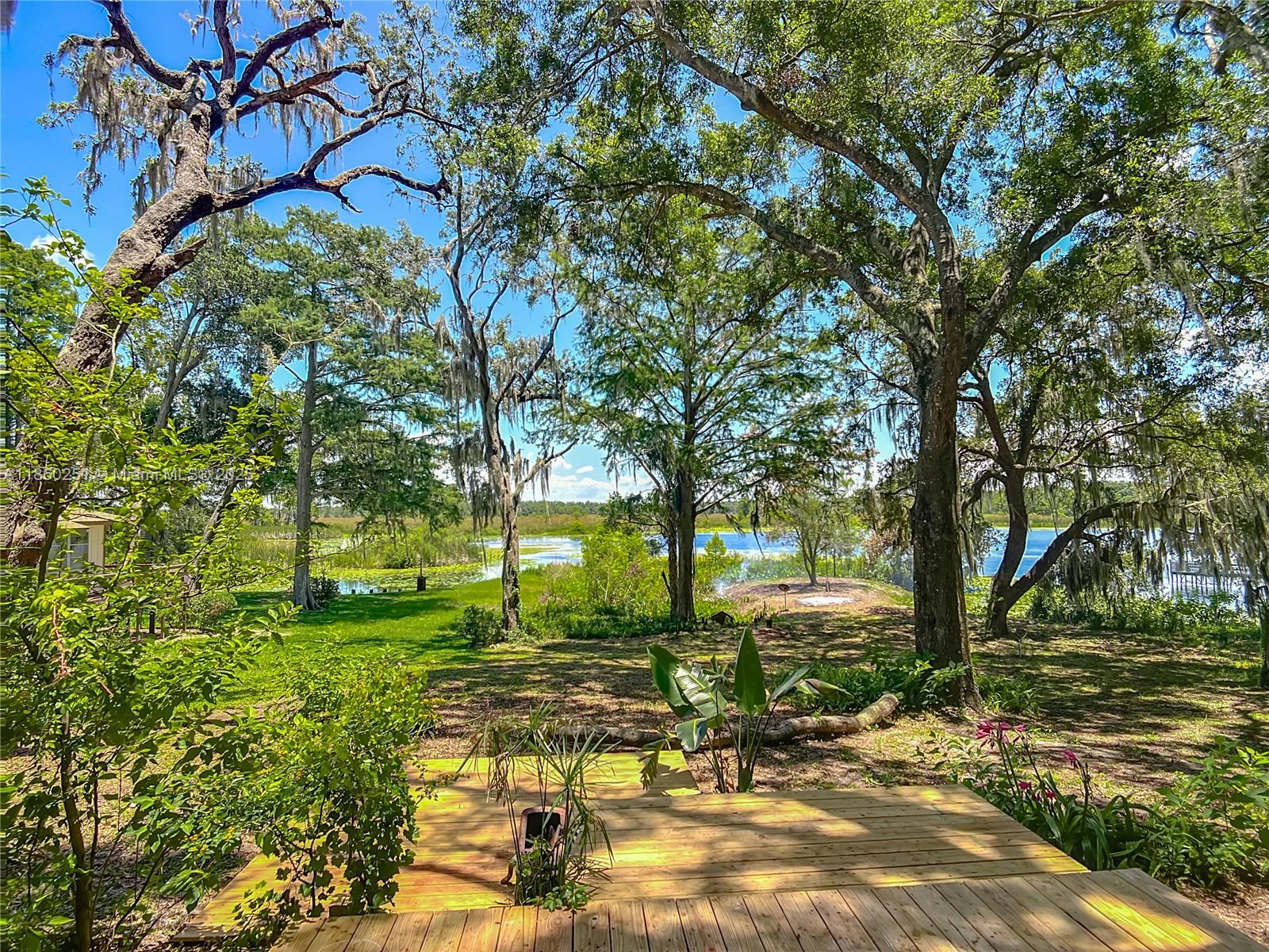 LAKE SHORE - Residential