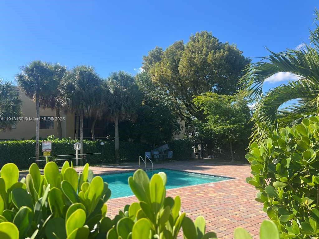 VIZCAYA GARDENS CONDOMINI - Residential