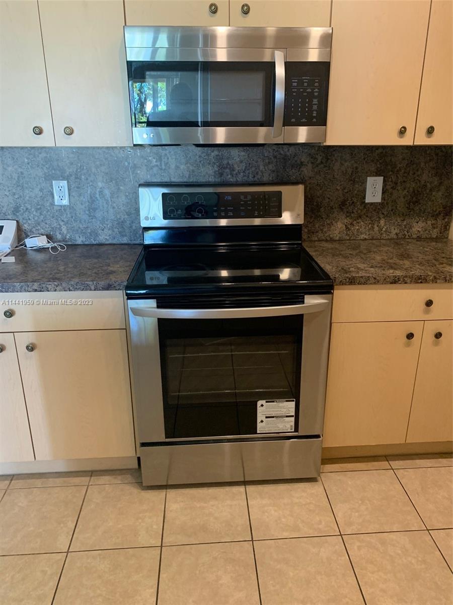 ROSEMONT CONDO - Residential Lease
