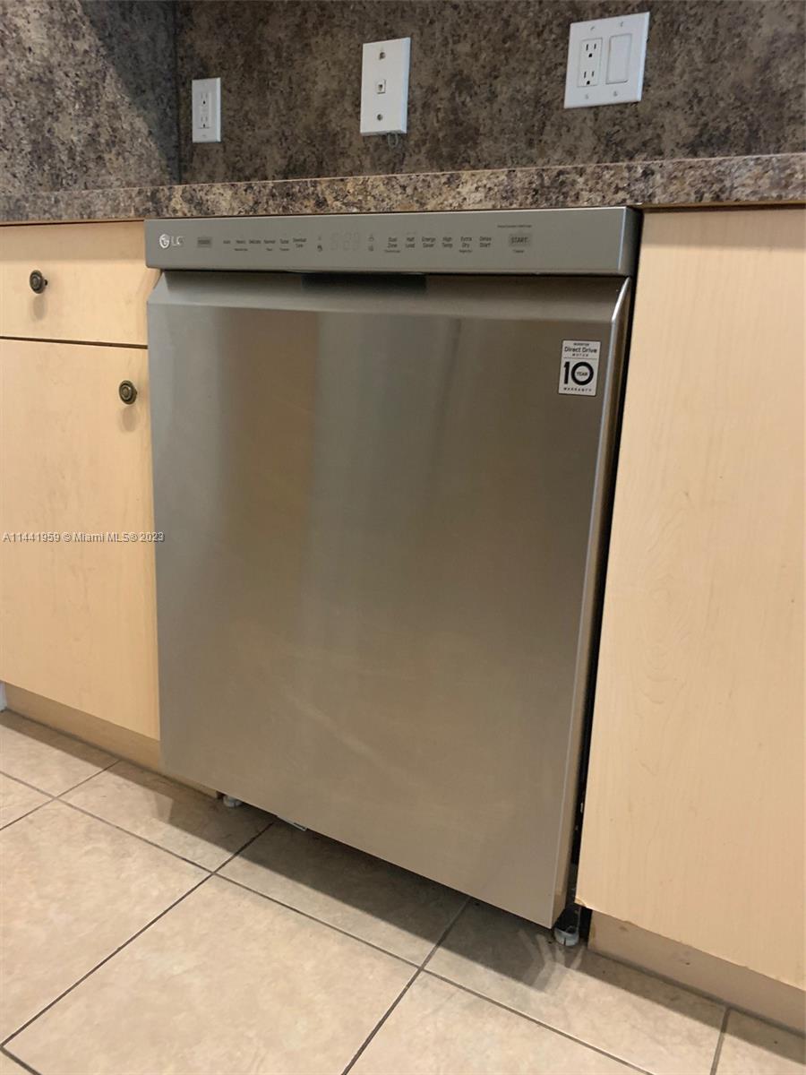 ROSEMONT CONDO - Residential Lease