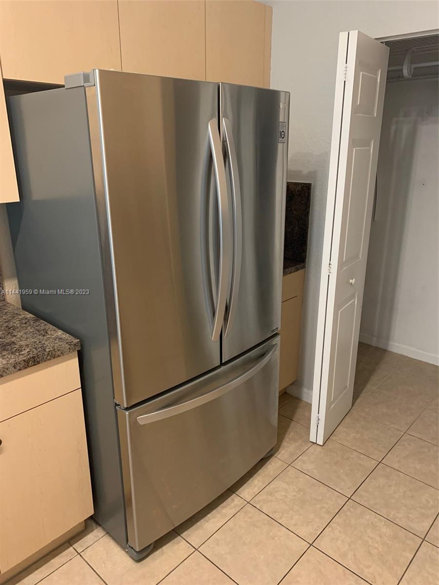 ROSEMONT CONDO - Residential Lease