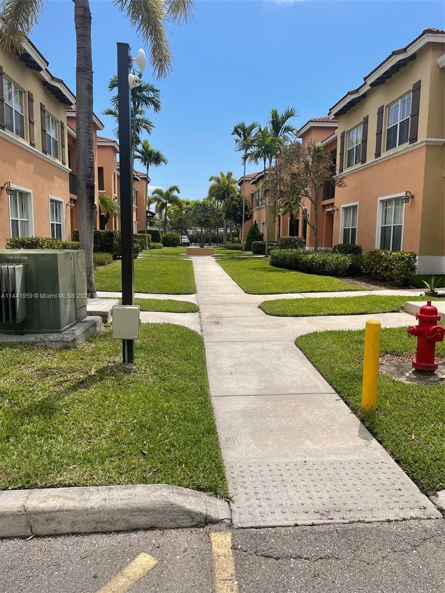 Beautiful condo in the nice gated community of Rosemont at Palm Springs. Modern and new appliances. Ready to rent!