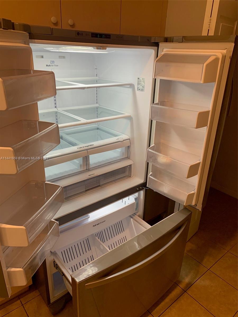 ROSEMONT CONDO - Residential Lease