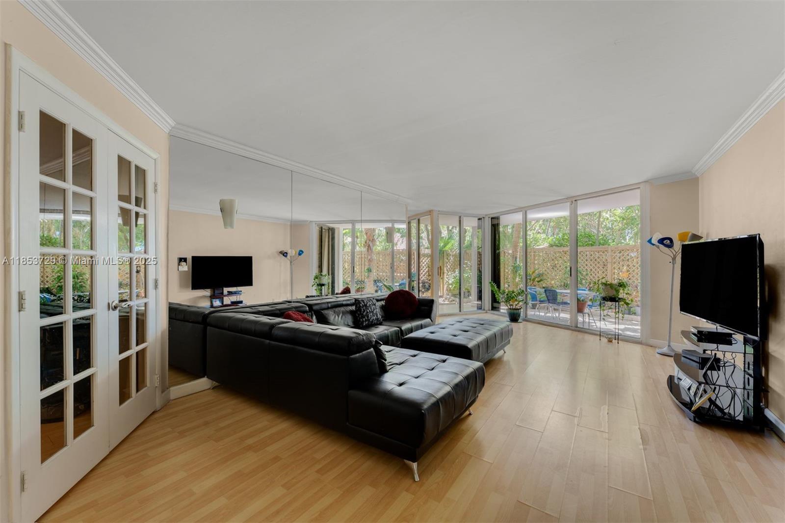 TOWERS OF QUAYSIDE CONDO - Residential