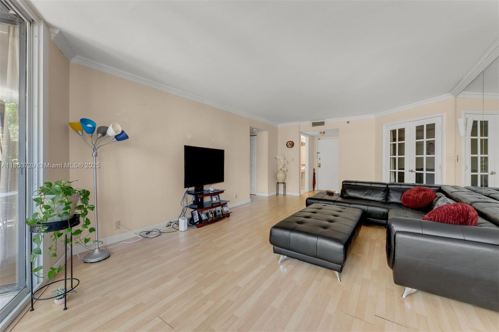 TOWERS OF QUAYSIDE CONDO - Residential