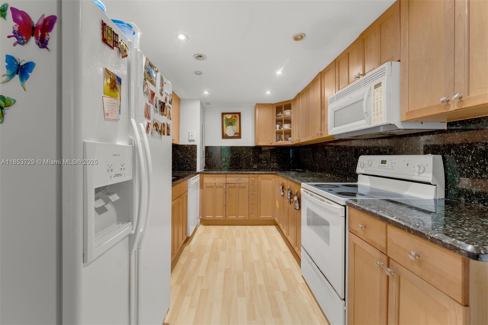 TOWERS OF QUAYSIDE CONDO - Residential