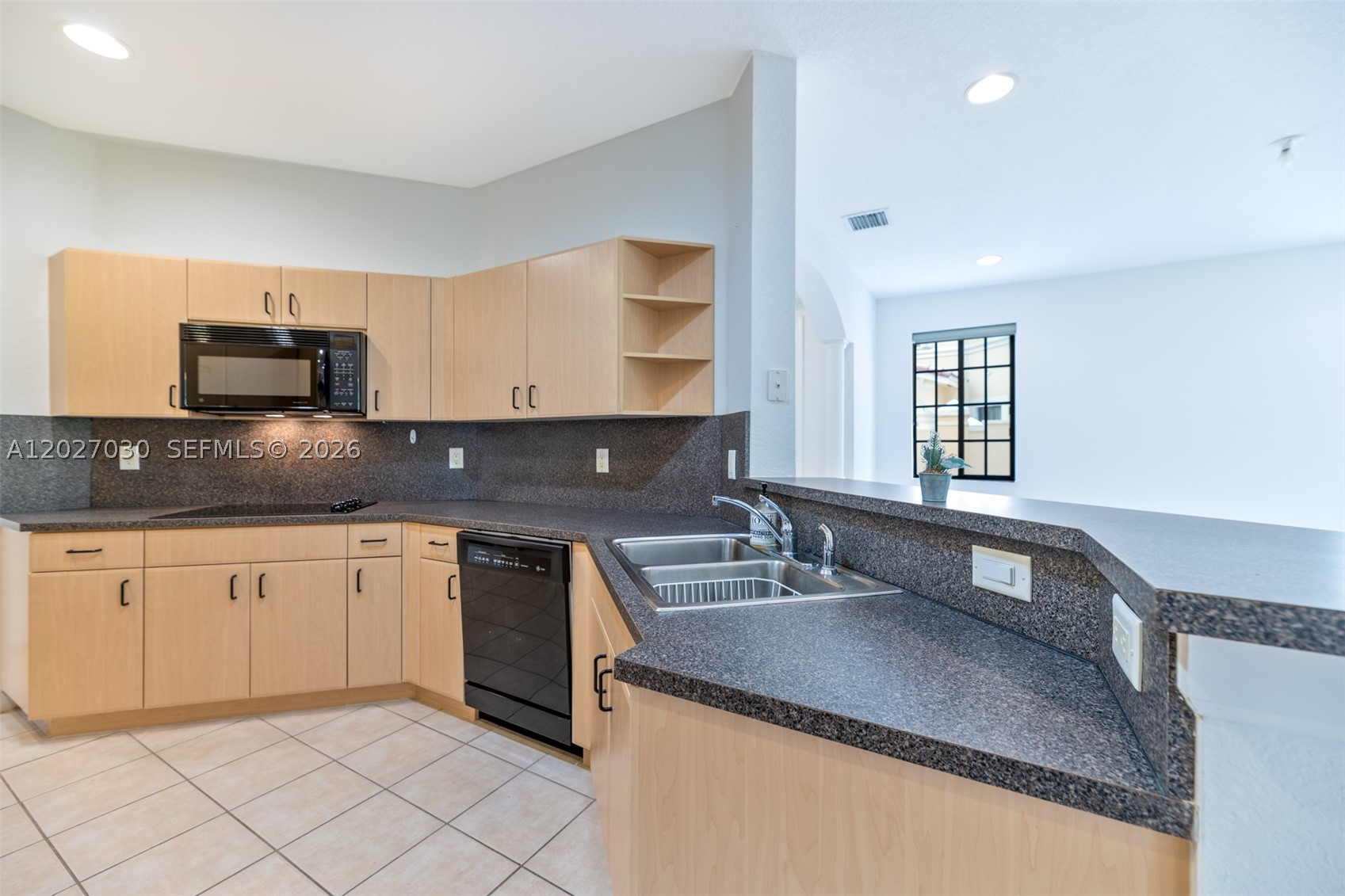 MARIPOSA POINTE AT WESTON - Residential