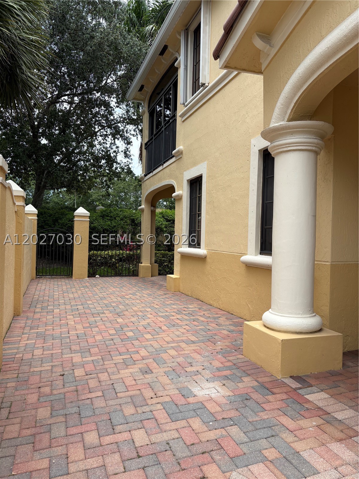MARIPOSA POINTE AT WESTON - Residential