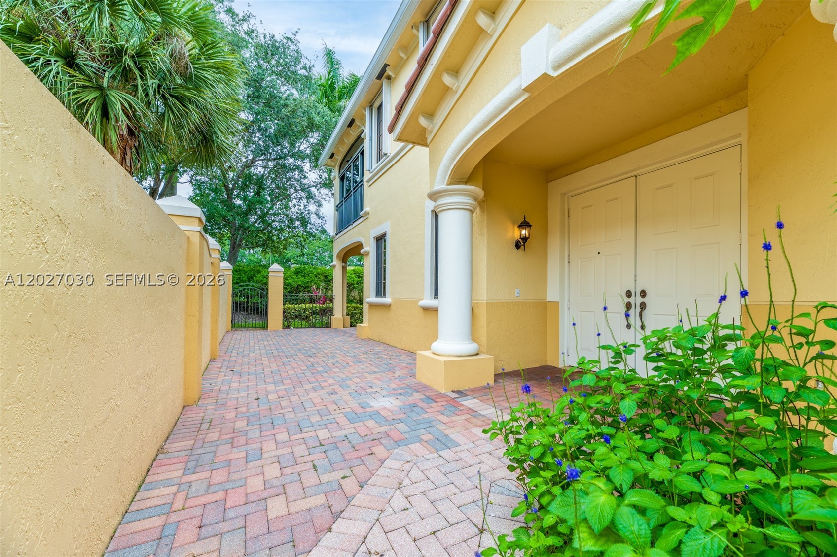 MARIPOSA POINTE AT WESTON - Residential