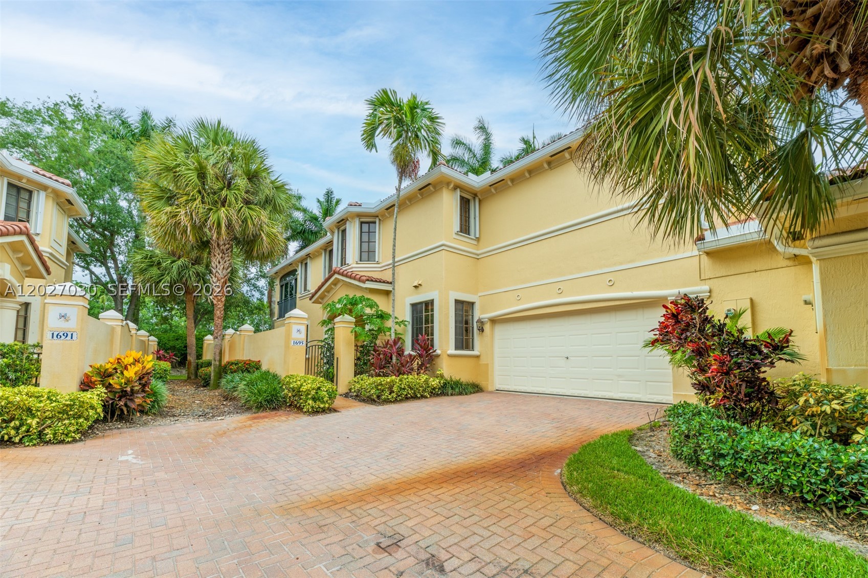 MARIPOSA POINTE AT WESTON - Residential