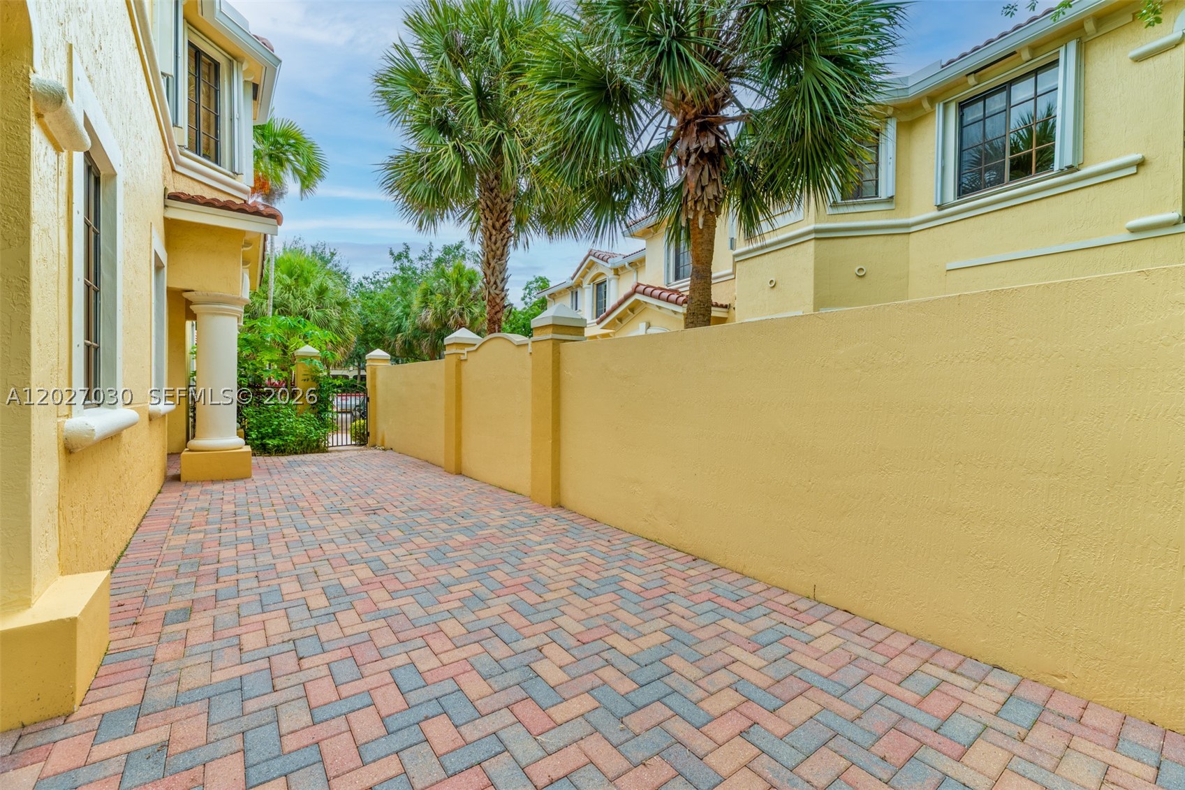 MARIPOSA POINTE AT WESTON - Residential