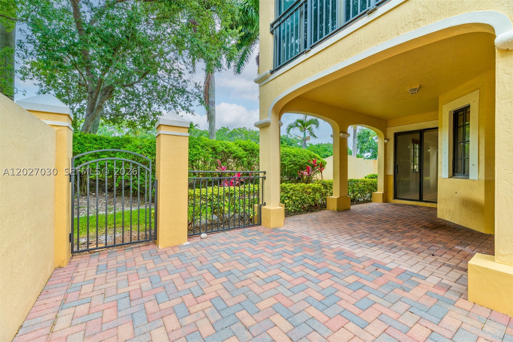 MARIPOSA POINTE AT WESTON - Residential