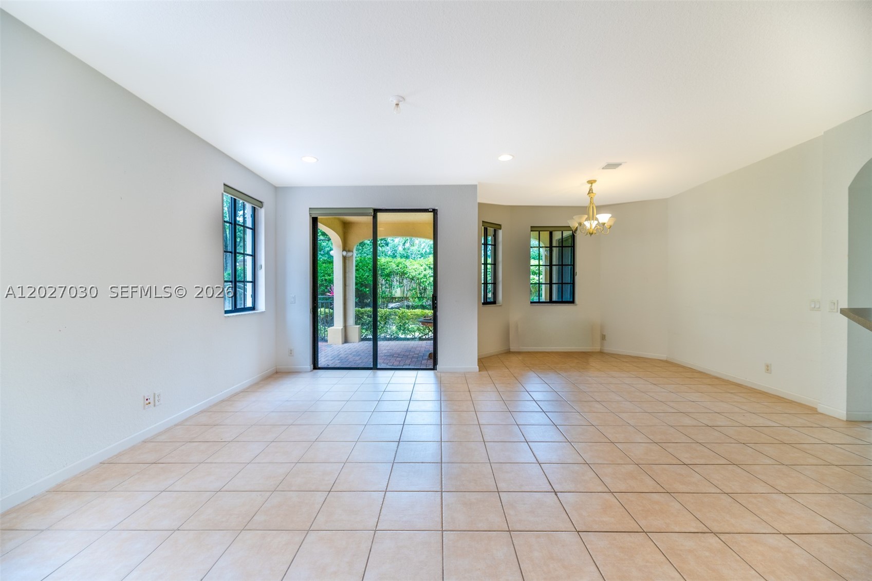 MARIPOSA POINTE AT WESTON - Residential