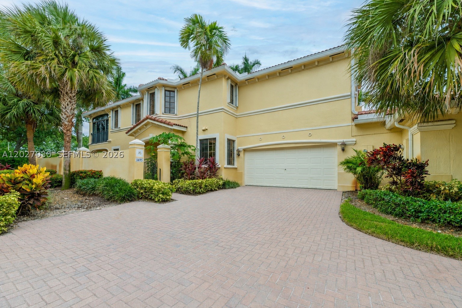 MARIPOSA POINTE AT WESTON - Residential