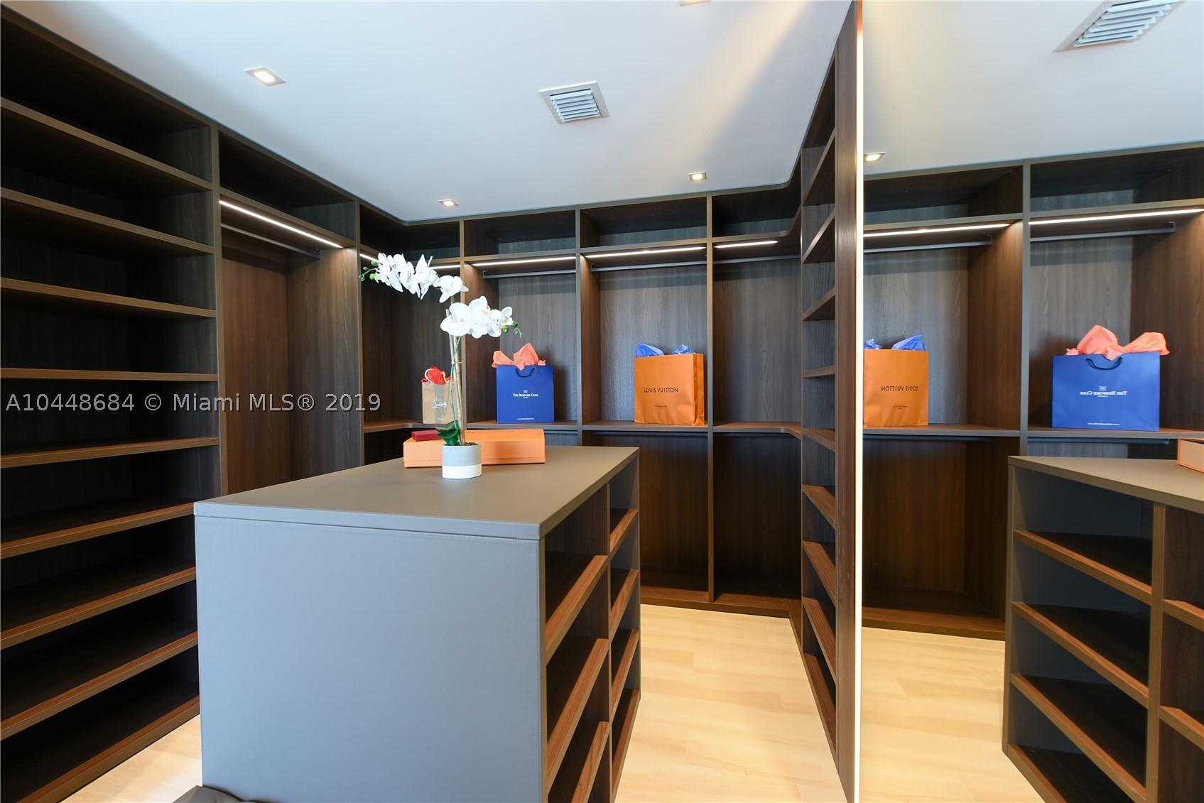 IS OF NORMANDY TROUV SEC - Residential