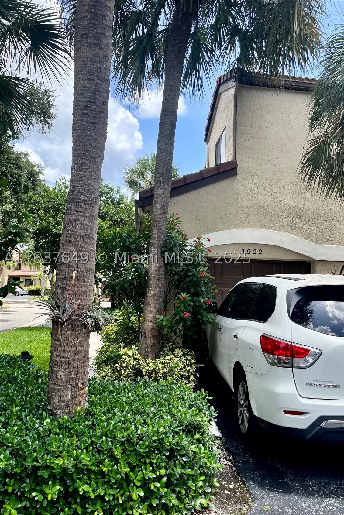 BRIDGEWATER CONDO - Residential