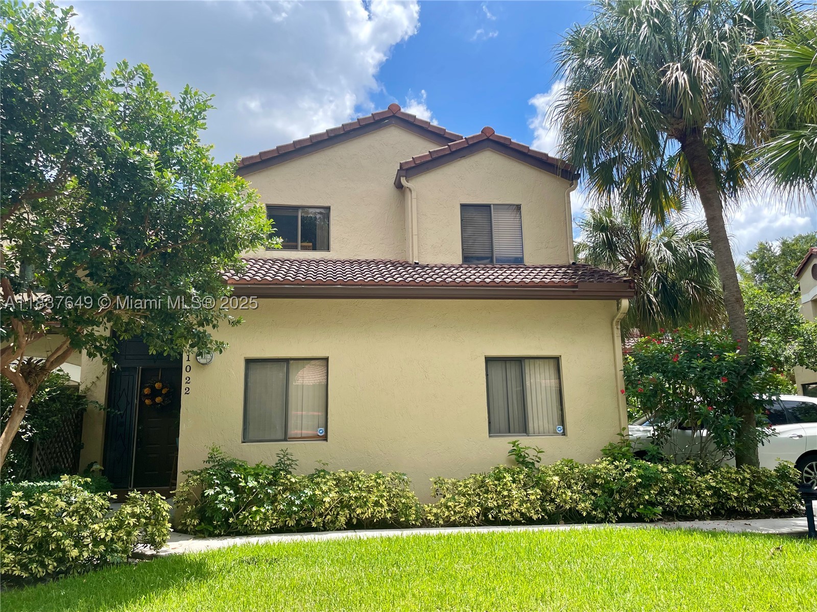 BRIDGEWATER CONDO - Residential